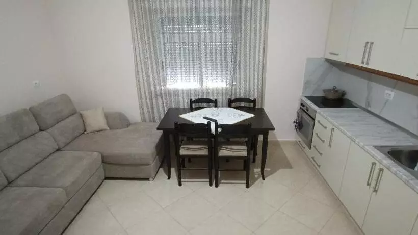 ペンション Eljos House Permet