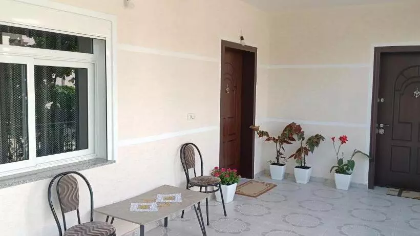 ペンション Eljos House Permet