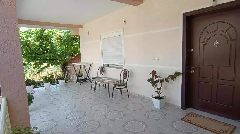 ペンション Eljos House Permet