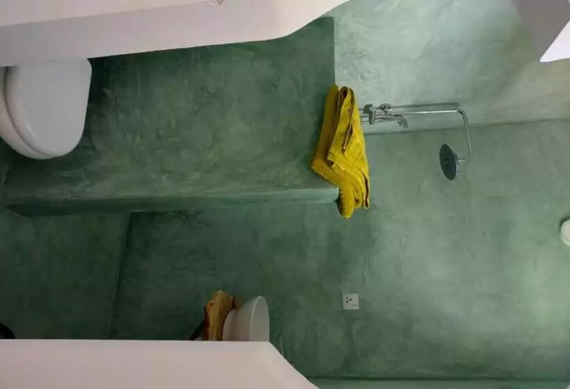 پانسیون Gecko House