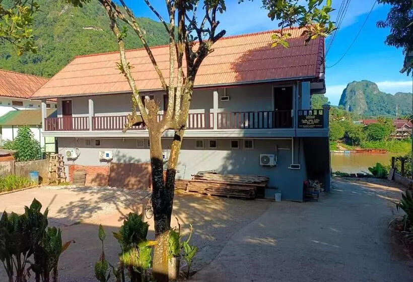 ペンション Khamphan Guesthouse