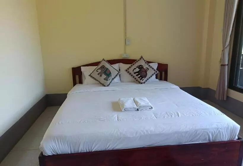 ペンション Khamphan Guesthouse