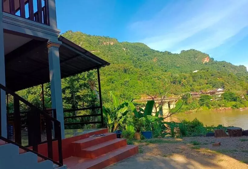 ペンション Khamphan Guesthouse