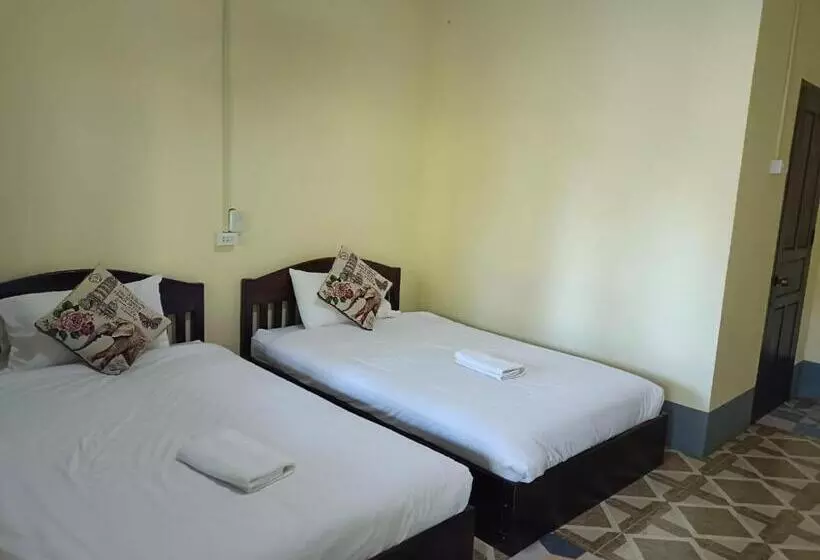 ペンション Khamphan Guesthouse