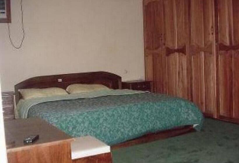 پانسیون Room In Lodge Garentiti Apartment Silver Room