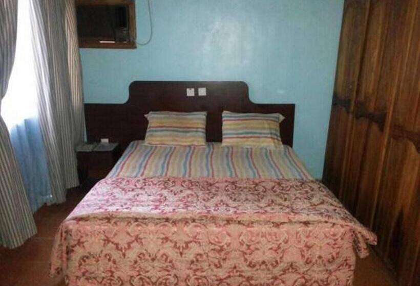 پانسیون Room In Lodge Garentiti Apartment Silver Room