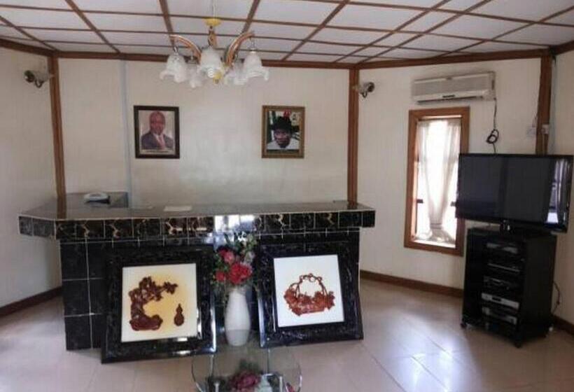 پانسیون Room In Lodge Garentiti Apartment Silver Room