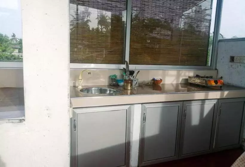 پانسیون Senith Villa