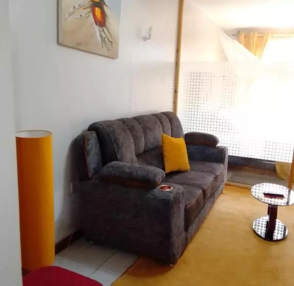 پانسیون Tsavo 90 Degrees Apartment