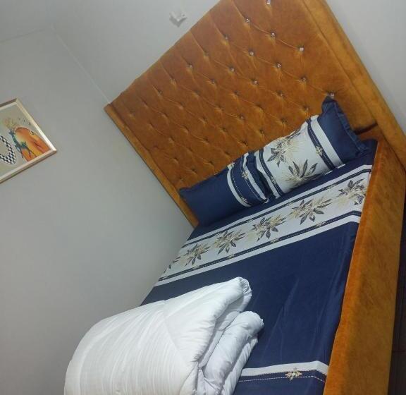 پانسیون Tsavo Studio Apartments