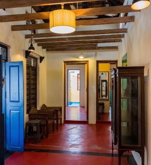 אתר נופש Cranganor History Café & Riverside Château