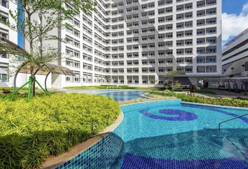 Spacious Condo With Pool View At Grace Residences, Near Bgc