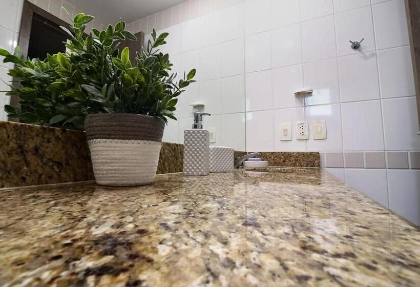 Tropical Executive 1006