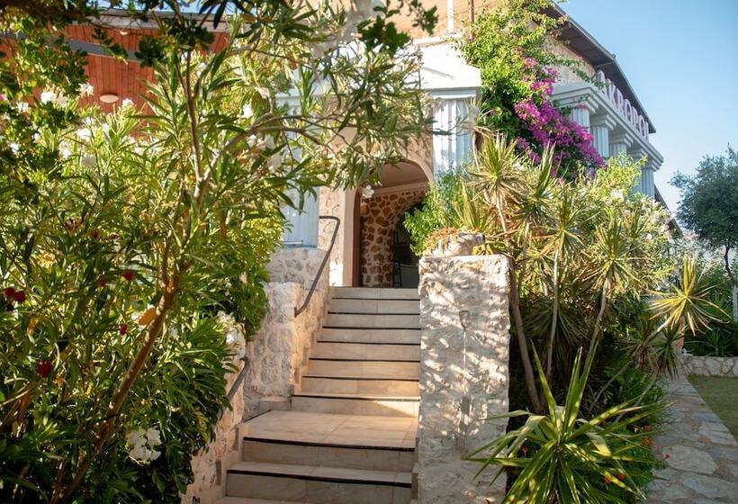 ホテル Akropol Boutique