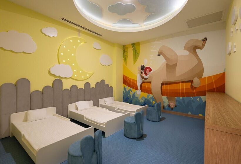 Arcanus Hotels Trendline Side