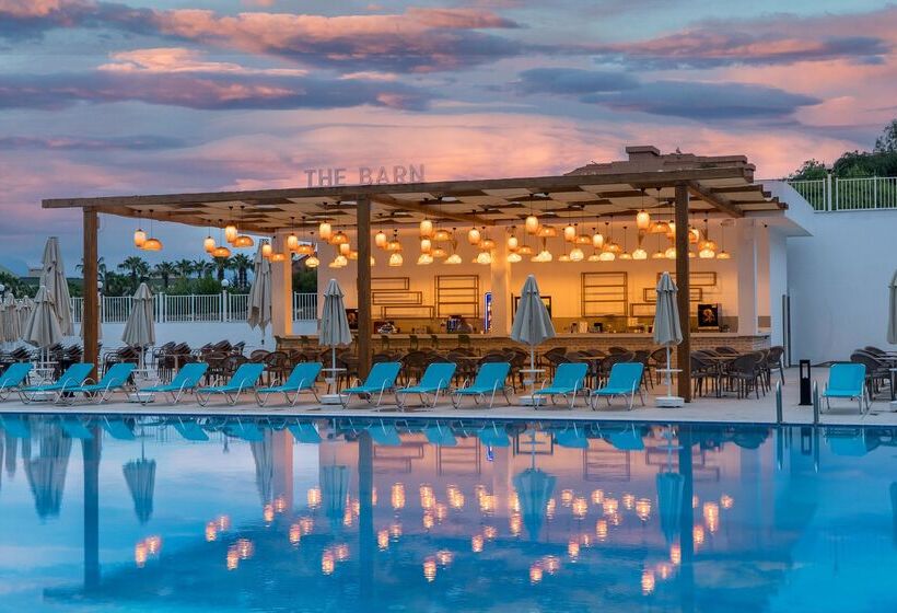 Arcanus Hotels Trendline Side