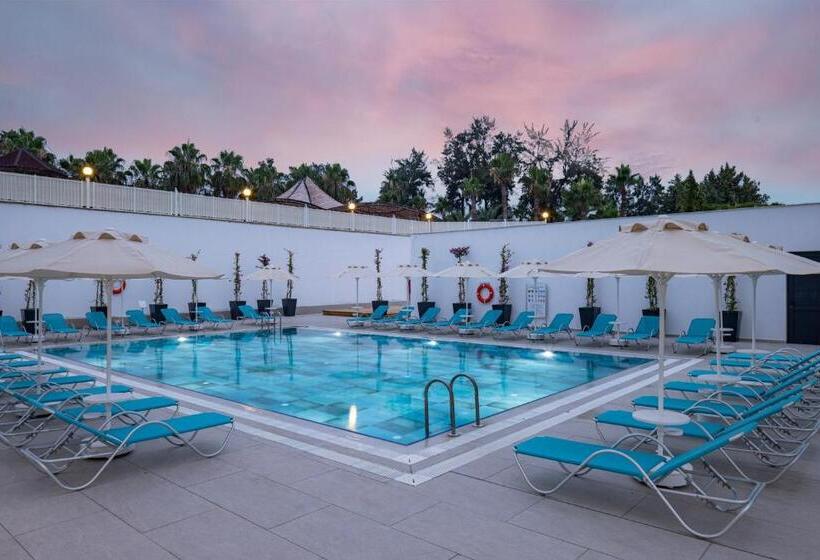 Arcanus Hotels Trendline Side