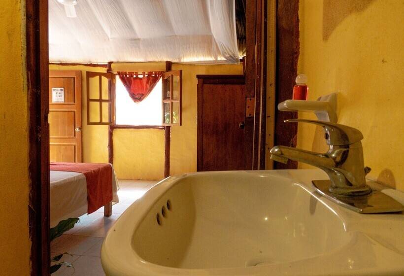 Eco Hotel Selvabonita Kiichpamkaax