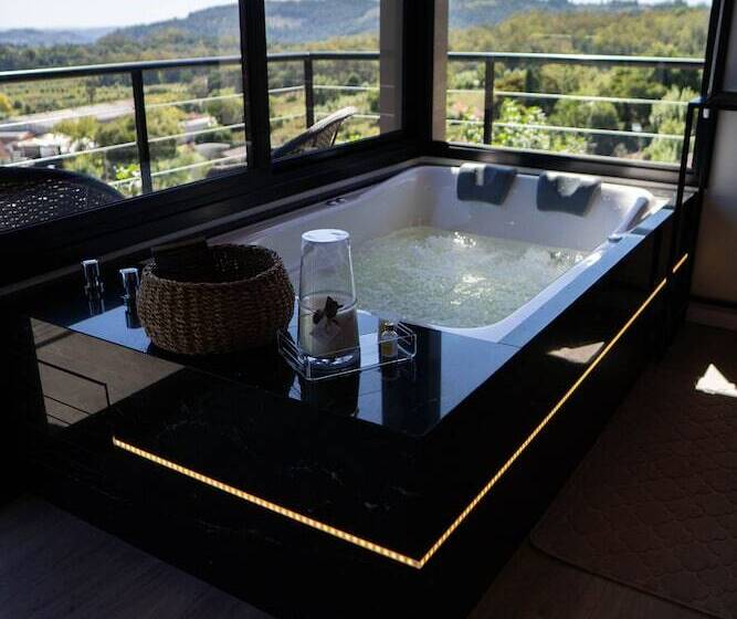 فندق فئة نجمة واحدة Döra Enoturismo