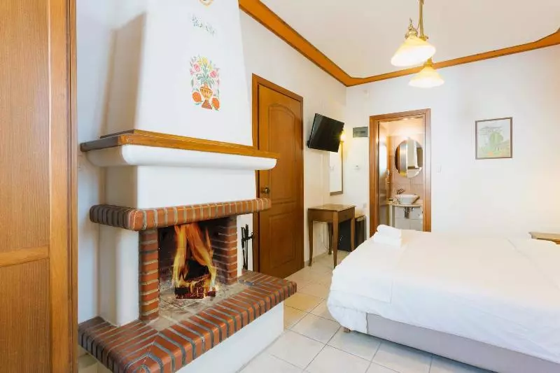 هتل Archontiko Anemos