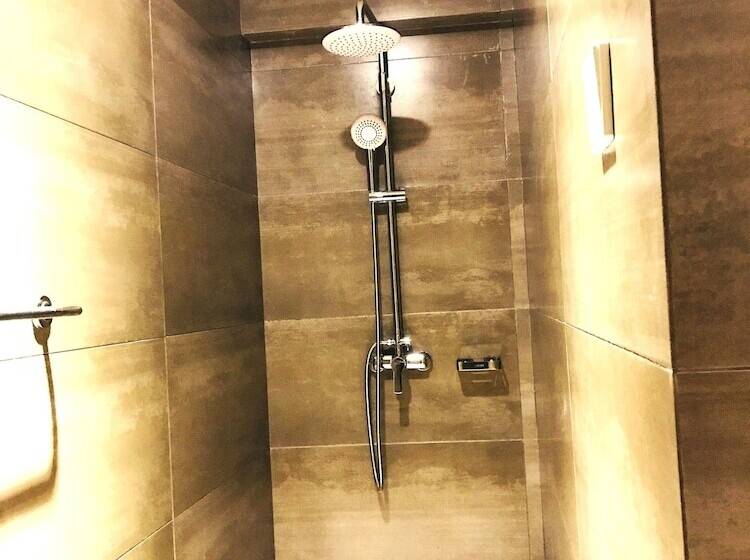 فندق Ceylon Kingsmen Garden