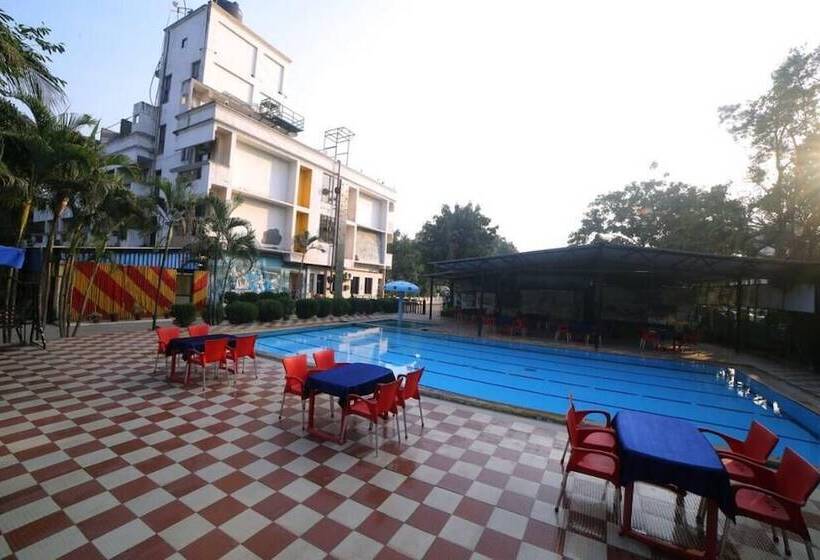 Hotel Dadra Resort