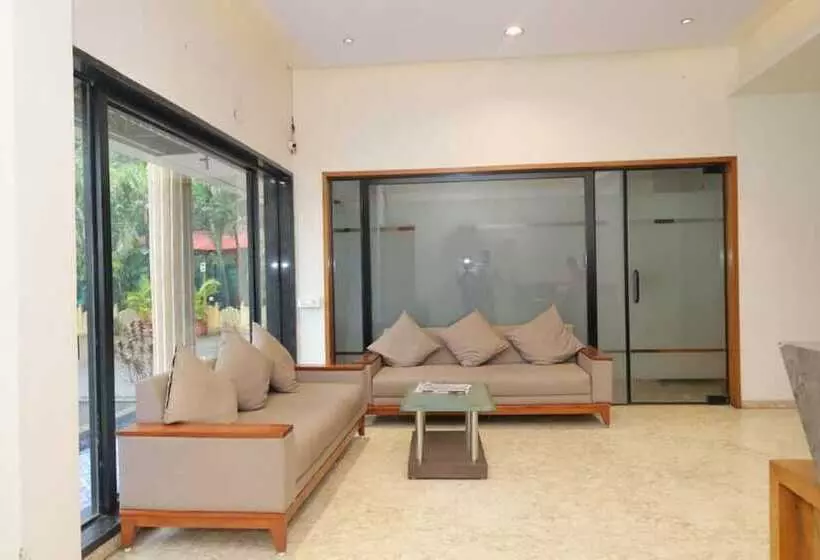 ホテル Dadra Resort