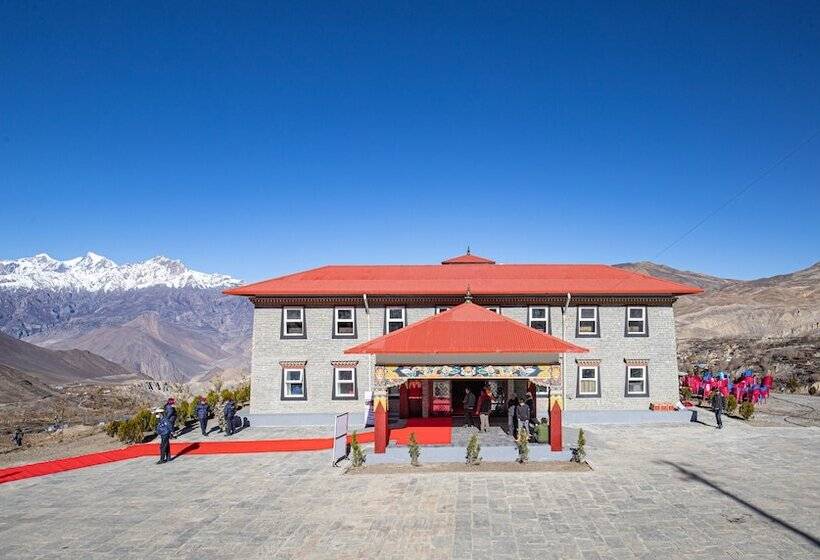 هتل Lo Mustang Himalayan Resort