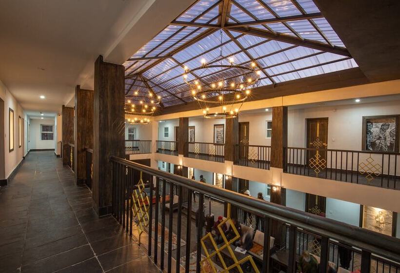هتل Lo Mustang Himalayan Resort