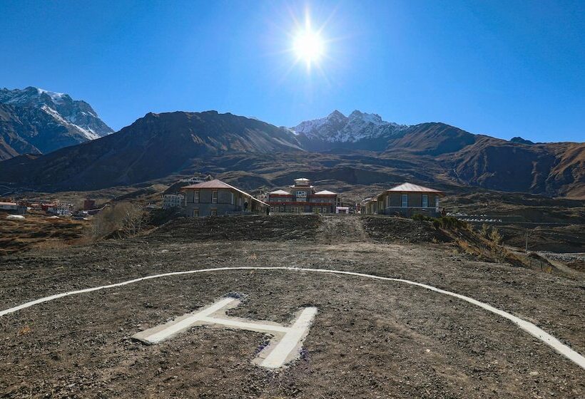 هتل Lo Mustang Himalayan Resort