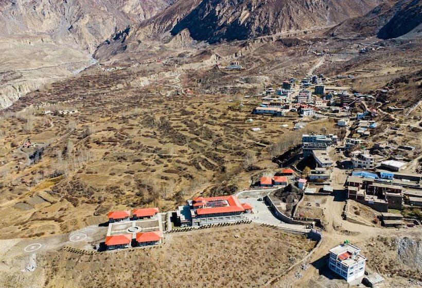 هتل Lo Mustang Himalayan Resort