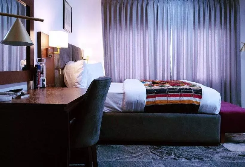 هتل No.8 Boutique