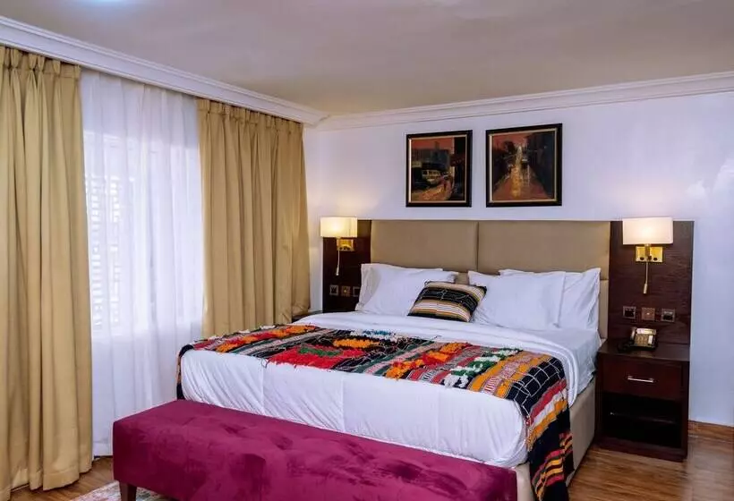 هتل No.8 Boutique