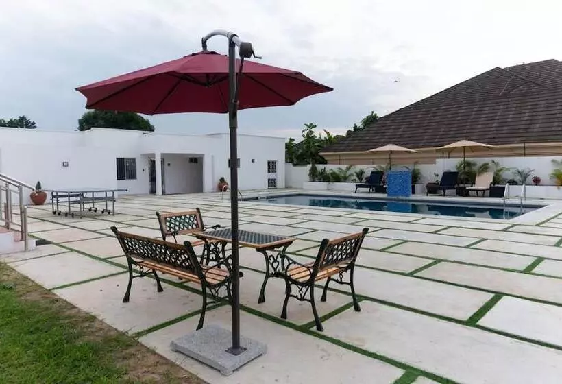 هتل No.8 Boutique