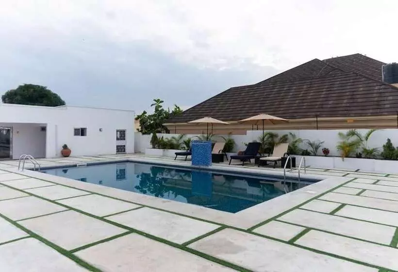 هتل No.8 Boutique