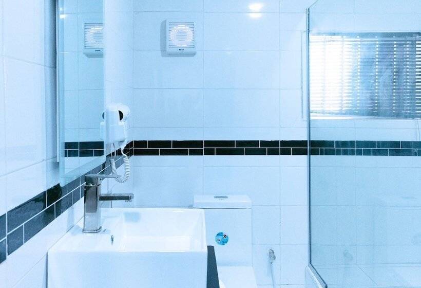 هتل No.8 Boutique