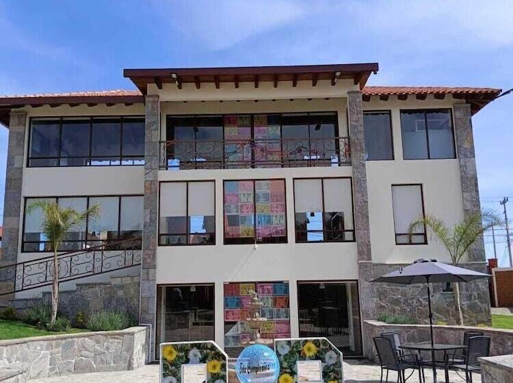 فندق Rinconada Los Robles