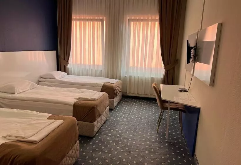 ホテル Safir Babice