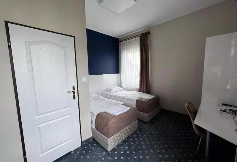 ホテル Safir Babice