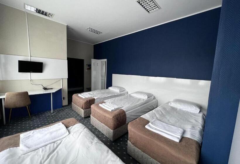 ホテル Safir Babice