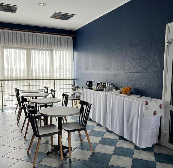 ホテル Safir Babice