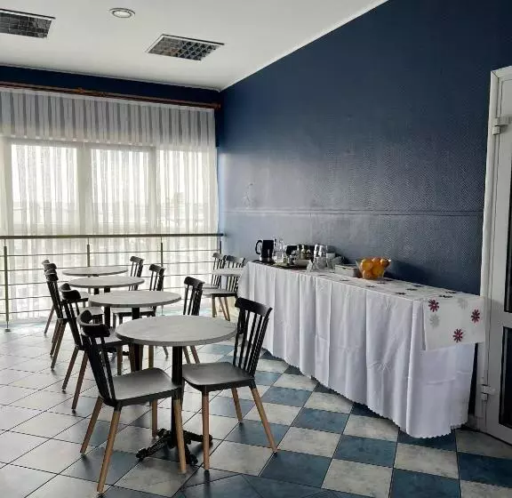 ホテル Safir Babice