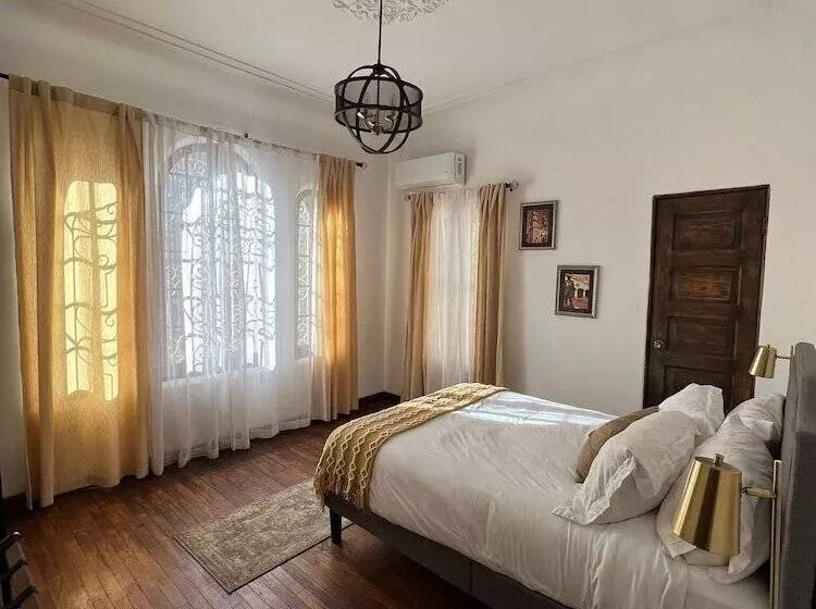 ホテル Villa Reyna