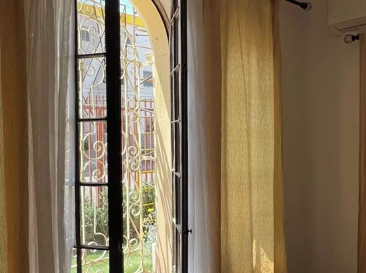 ホテル Villa Reyna