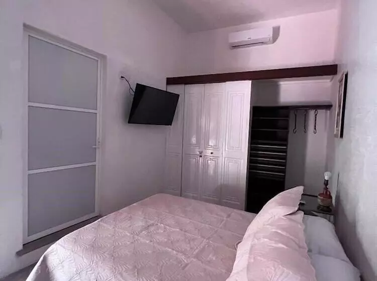Los Abuelos Hostal