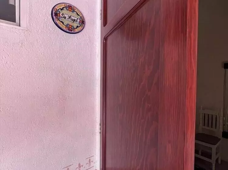 Los Abuelos Hostal