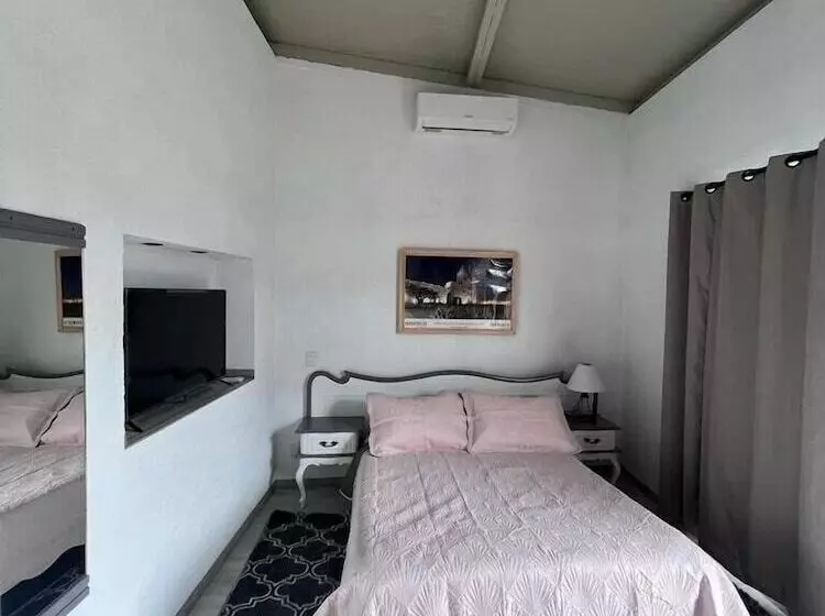 Los Abuelos Hostal