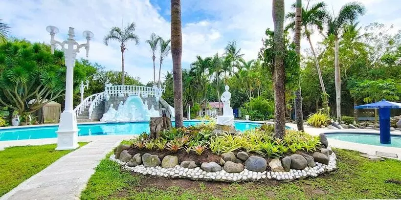 Mancion Bakasyunan Resort San Pablo