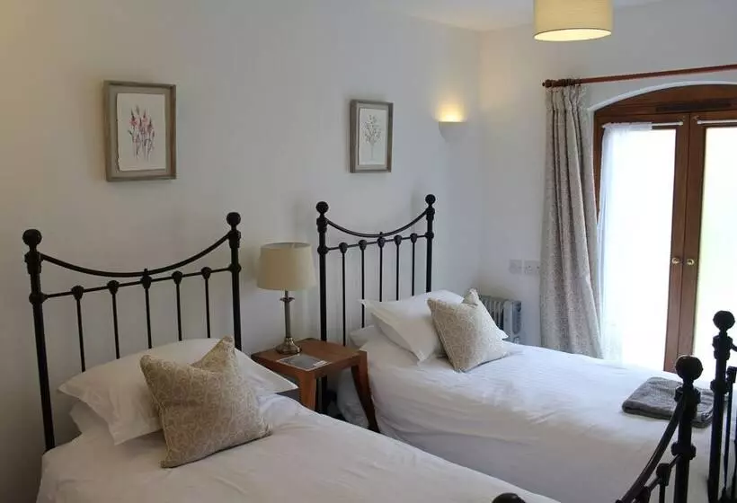 Majatalo Holly Lodge