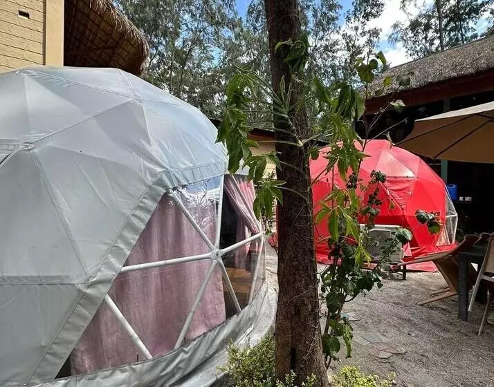 پانسیون Liwa Liw Beach Villas & Dome Glamping